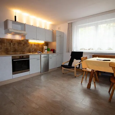 Haus Kinspergher Апартаменты Инсбрук