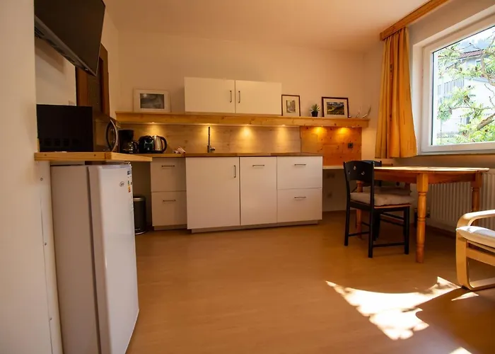 Haus Kinspergher Апартаменты Инсбрук