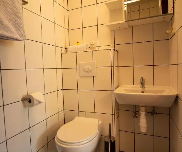 Haus Kinspergher Апартаменты Инсбрук