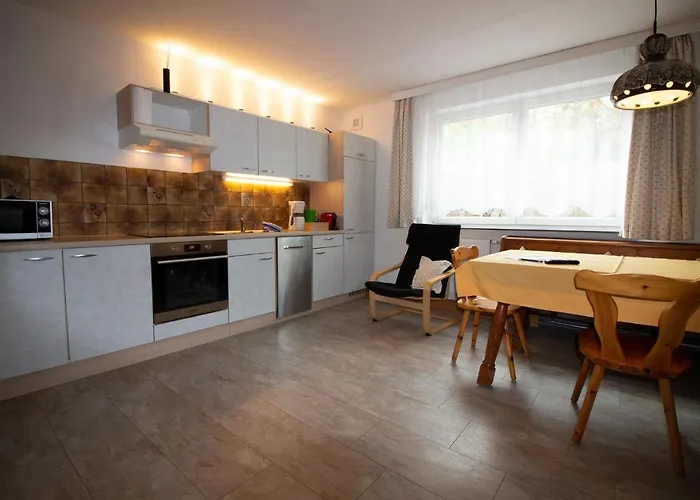 Haus Kinspergher Апартаменты Инсбрук